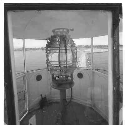 Lantern room and Fresnel lens at Manitowoc Pierhead light 2002