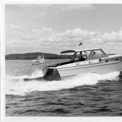 Pleasure Craft 37t35 underway