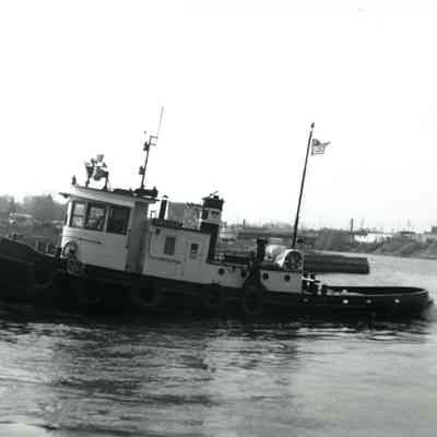 Tug Racine in Two Rivers 1977