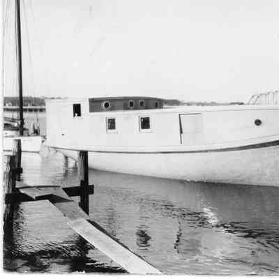 Fishing tug docked at Sturgeon Bay Boat Works
