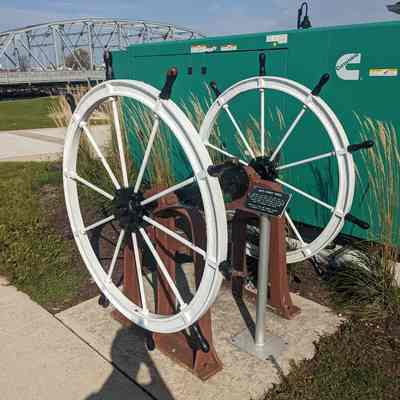 Roen Salvage Steering Wheel