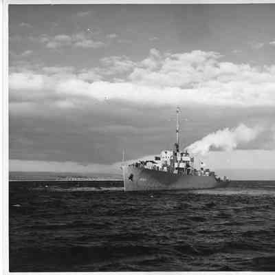 PF-64 USS Knoxville underway