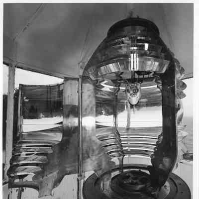 Sherwood Point Lighthouse lens detail 2002