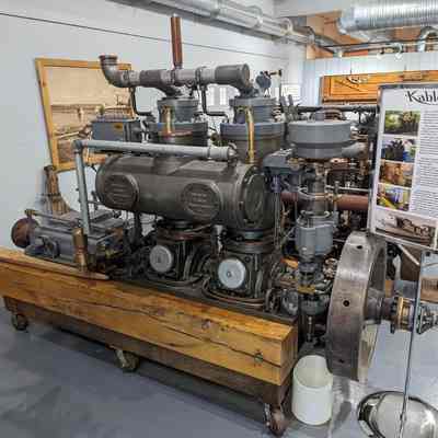 Kahlenberg Semi-Diesel Engine