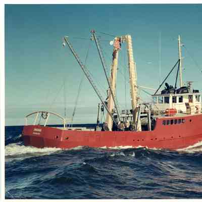 Vessel Smaragd underway