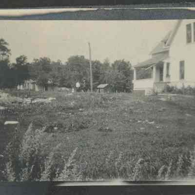Two men talk on Washington Island
