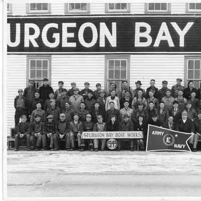 Crew at Sturgeon Bay Boat Works 1944
