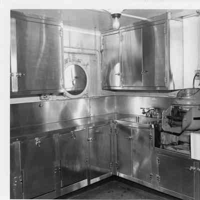 Elton Hoyt II kitchen