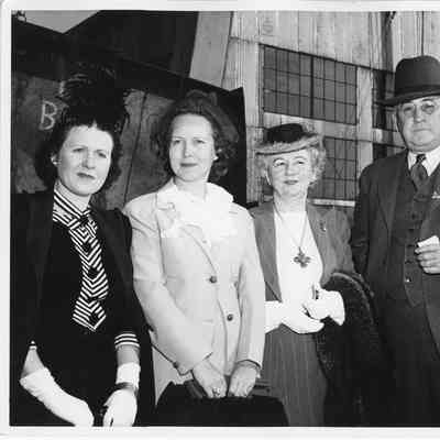 L.D. Smith and Alva Smith alongside two other women
