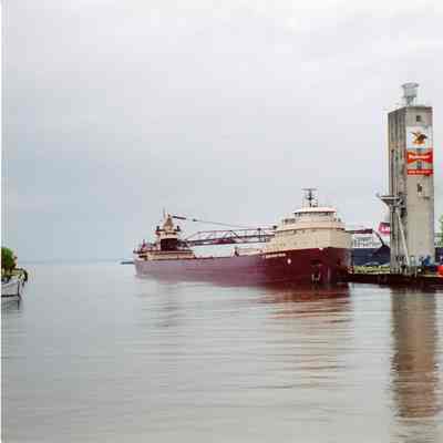 Self-unlaoder Armco at C. Reiss Coal Co. Dock in Manitowoc 2001