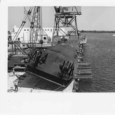 PBI Gantry Crane beginning to Flip 95' Tug Hull