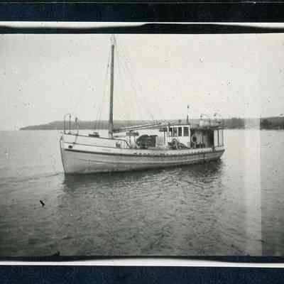 Marion leaving Fish Creek 1924