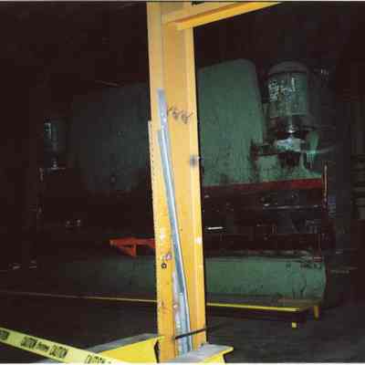 750 ton hydraulic press at Bay Shipbuilding 2007