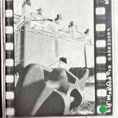 M/V Edgar Speer in front of an anchor