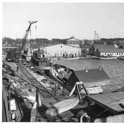 ST-882 and two other tugs docked at Sturgeon Bay Shipbuilding and Drydock Company 1945