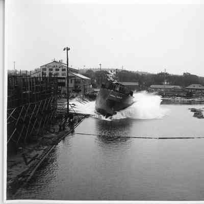 Kimball Harlow launching at Leathem D. Smith Shipbuilding Co.