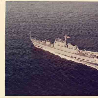 PG-101 USS Green Bay underway