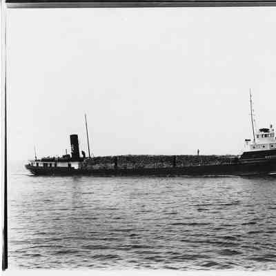 Mariposa with a laod of lumber leaving Door County