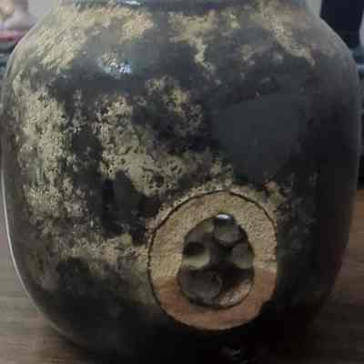 Broken pot