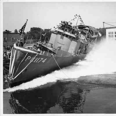 PC-1176 being launched 1943