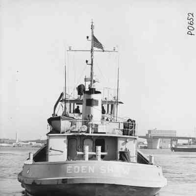 Stern view of YTB-752 Eden Shaw on February 4, 1960
