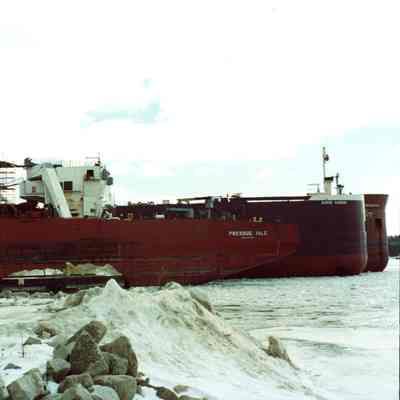 Presque Isle, Burns Harbor, and Paul R. Tregurtha at Bay Shipbuilding 2001