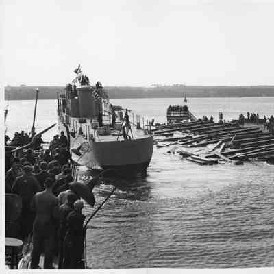 PC-1263 post-launch April 19, 1943