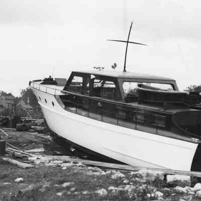 Catherine F II docked on cribs