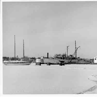 MSO-514 docked at PBI duirng winter