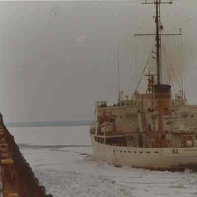 USCGC ACACIA 406