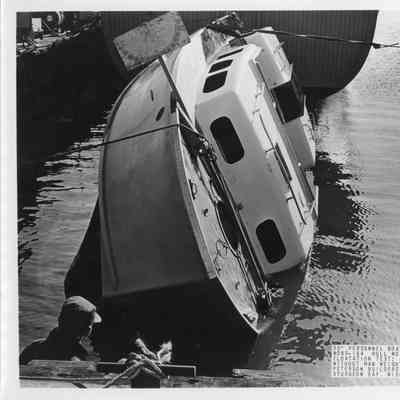 33' Personnel boat MK2-FY66 hull no. 661 floatation test 1966