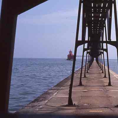 Sturgeon Bay North Pierhead lighthouse catwalk