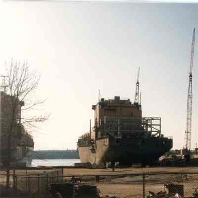 Construction of Sealand Kodiak at Bay Shipbuilding 1987