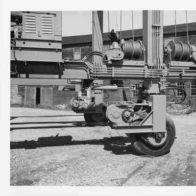 wheels and pulley mechanism of Travelift
