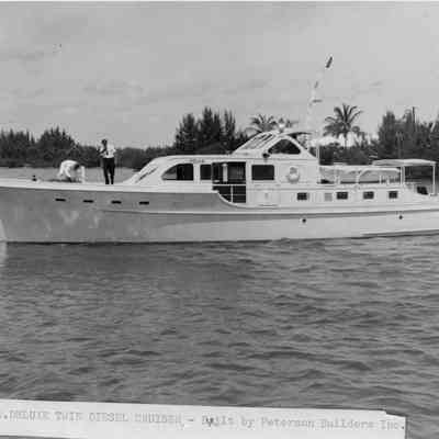 54' Deluxe twin diesel cruiser