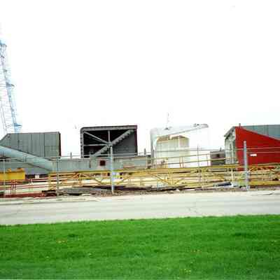 Prefab sections for oil barge at Bay Shipbuilding 2002