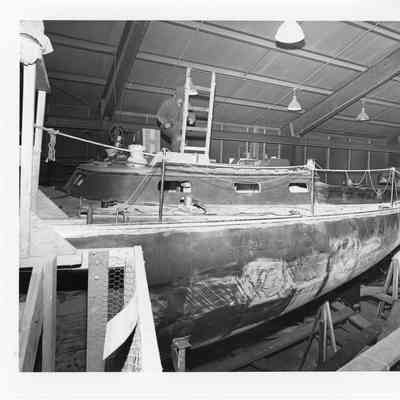 Yankee Girl hull exterior portside under construction