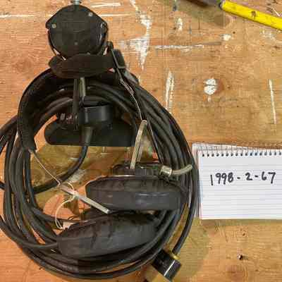 Sound powered phone headset