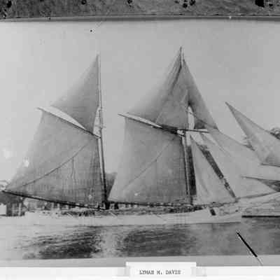 Schooner Lyman M. Davis underway