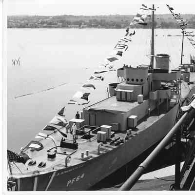 PF-64 USS Knoxville