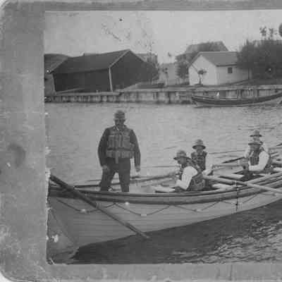 Sturgeon Bay Life Saving crew 1892