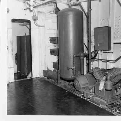 Elton Hoyt II engine room
