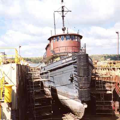 John Purves in graving dock at Bay Shipbuilding 2004