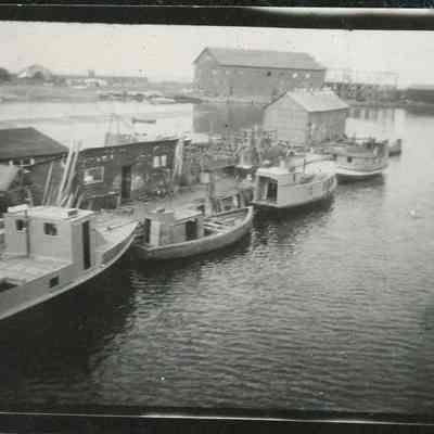 Fish tug docked in Menominee, MI, 1924