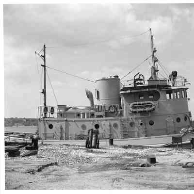 US Army ST-884 docked at SBSB&DD Co.