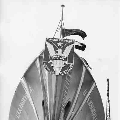 PF-64 USS Knoxville view of bow
