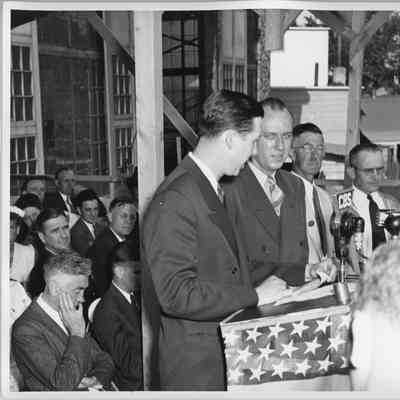Unidentified speaker at maritime M award
