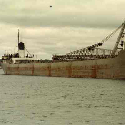 Self-unloader Irvin L. Clymer underway