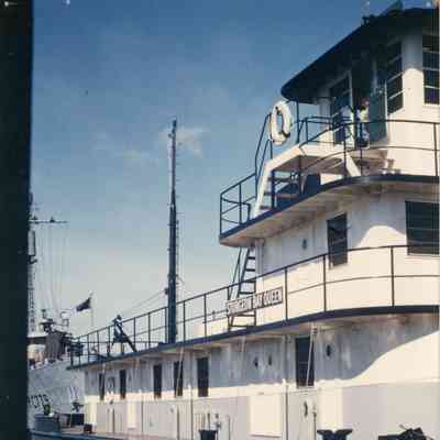 Front side of Sturgeon Bay Queen with PC-779 behind it