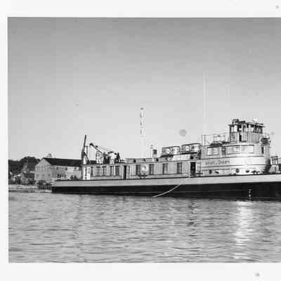 Push Tug Anker L. Christy underway